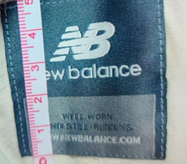 New balance Курткаcи аппликацияси 2206
