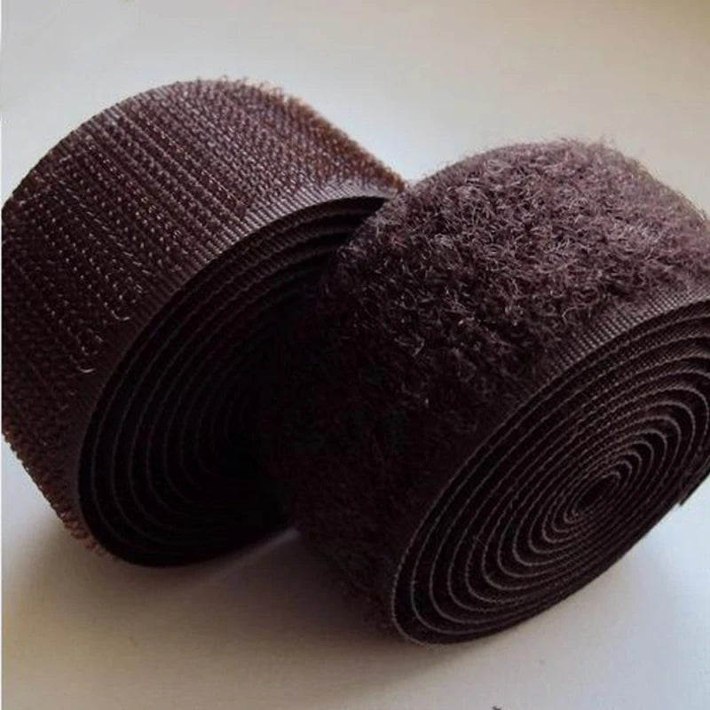 Кенг сотилаётган 100% нейлондан тайёрланган кийим аксессуари — ўта юмшоқ, кастом лого қўйиладиган рангли велкро (илишма) лентаси