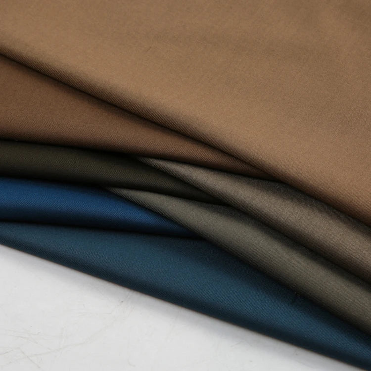 Вискоза ва полиэстер аралашмасидан тикилган юқори сифатли иш кийимлари матоси — нафас оладиган, чидамли ва узоқ хизмат қилади