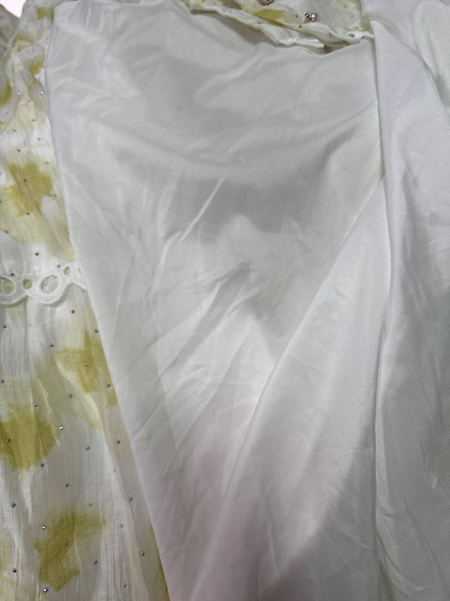 Аёллар куйлаги 2207 астари