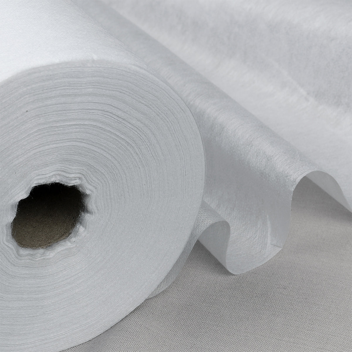 KUBRO TEXTILE флизелини, PA елимли, нуқтали, 35г/м² зичликда, ранги оқ, эни 90см, рулони 100м.