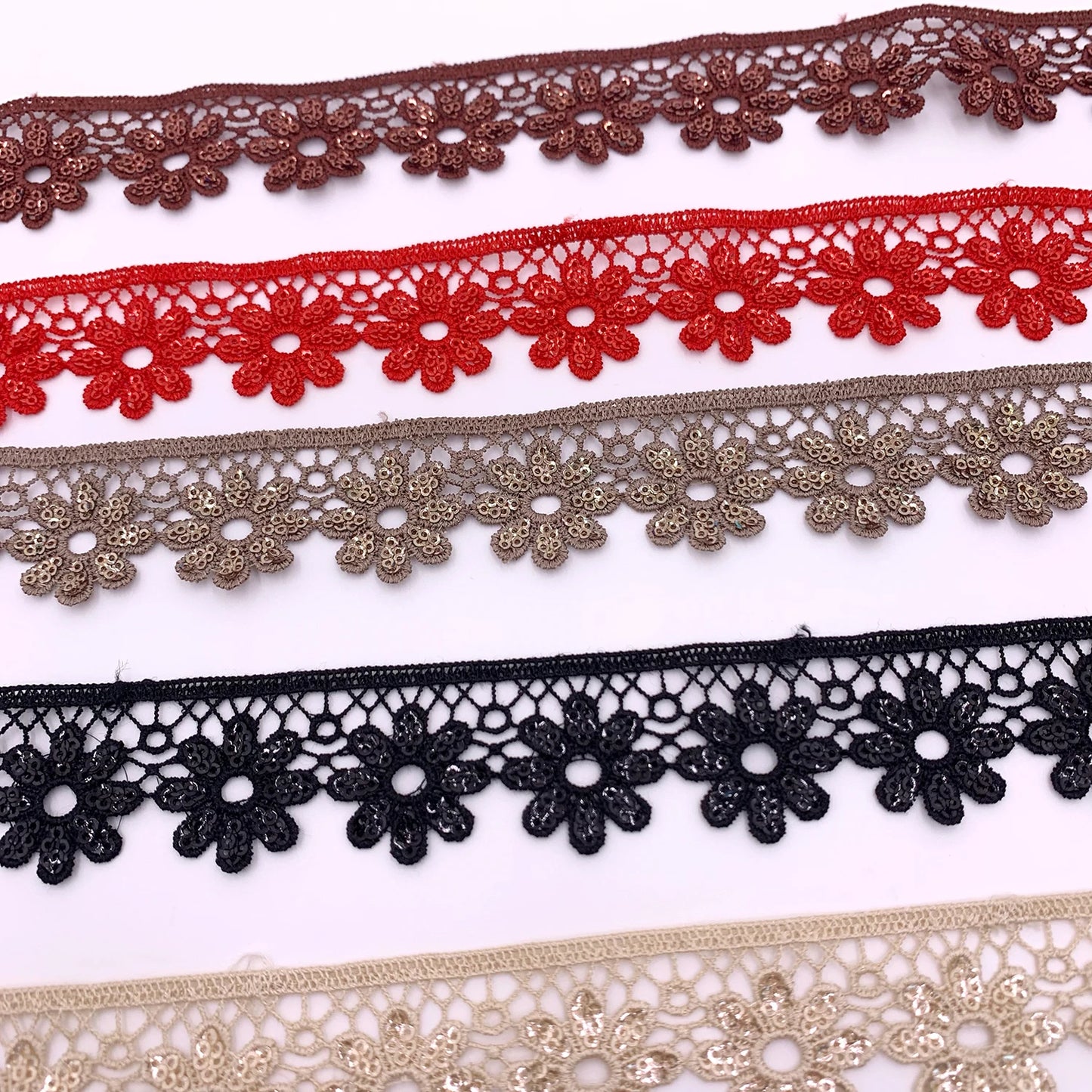 Буюртма бўйича бир нечта рангдаги полестер гулли Гпо дантелли ҳашаматли нафис паетли каштадўзлик гипур дантелли безак