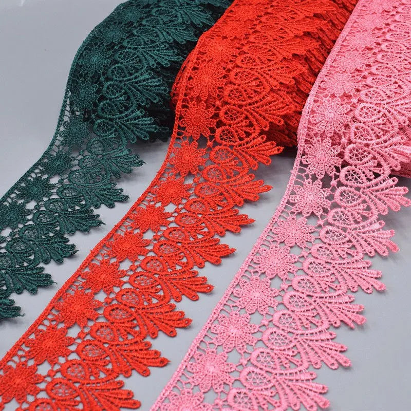 Гулли гипур тўрли тасмаси Кўп рангли сувда эрувчан полестер Экологик тоза тикув дантелли