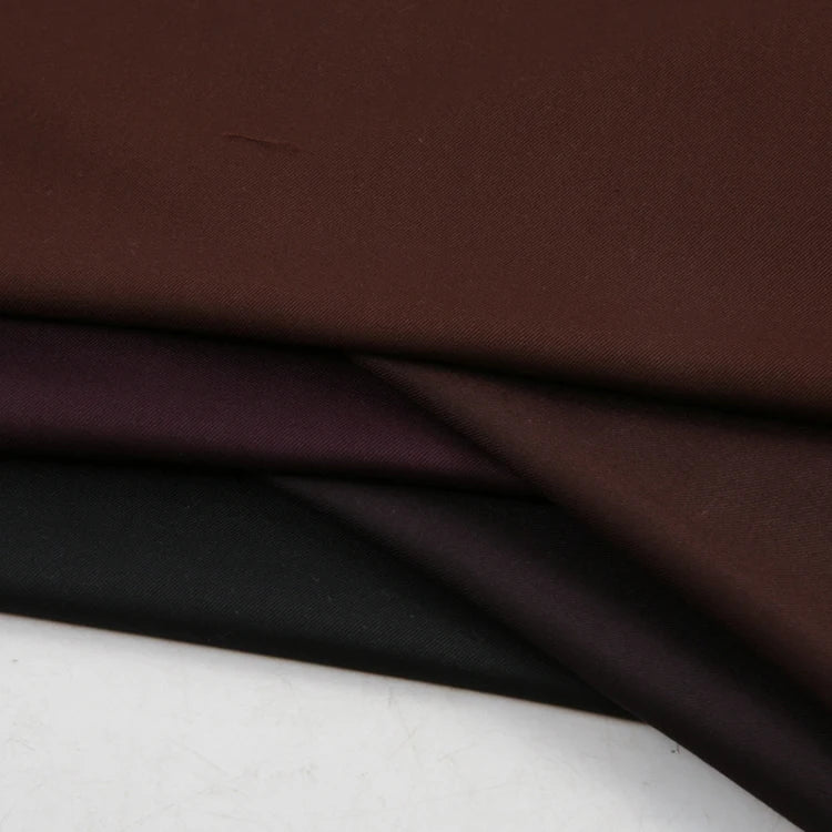 Вискоза ва полиэстер аралашмасидан тикилган юқори сифатли иш кийимлари матоси — нафас оладиган, чидамли ва узоқ хизмат қилади