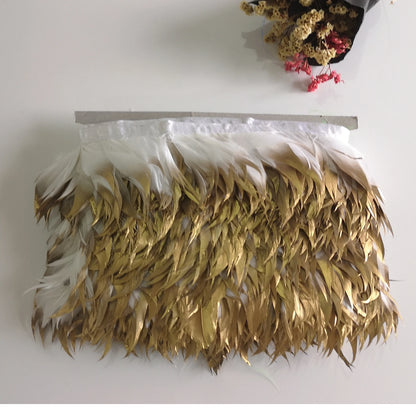 Оқ олтин билан бўялган туркий патларни улгуржи савдоси Коктейль тўй безаклари учун туклар безаклари ва чеккалари