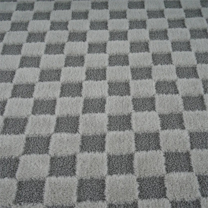 Оптом сотиладиган 10 мм ли сеткали (тўрли тузилишидаги) жуда юмшоқ сунъий плюш мех мата — кийимлар учун мўлжалланган