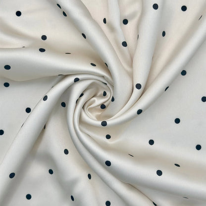 YY кам миқдордаги (MOQ) буюртмалар учун мос, индивидуал дизайнли, горошок (polka dot) нақшли 100% полиэстер мато — аёллар кийими ва кўйлак тикиш учун рақамли принтли (digital printing) сатин мато