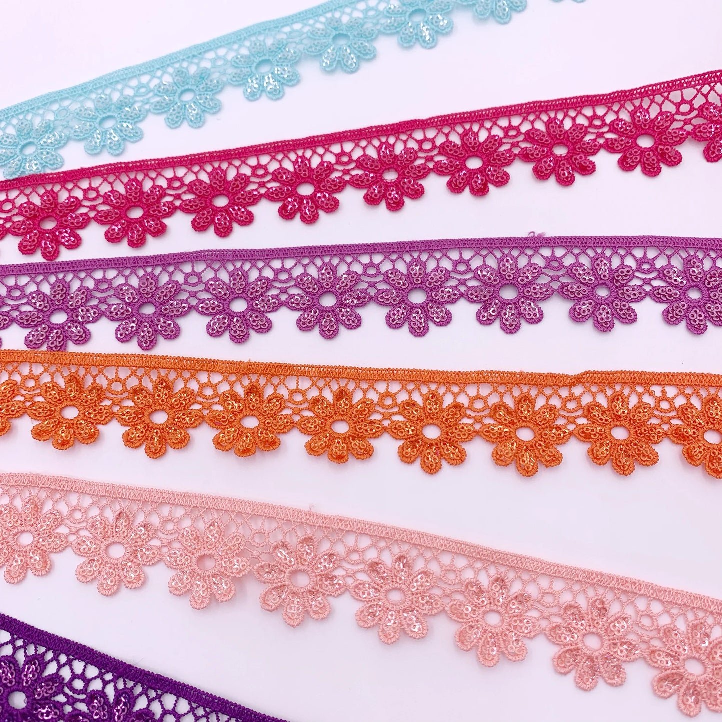 Буюртма бўйича бир нечта рангдаги полестер гулли Гпо дантелли ҳашаматли нафис паетли каштадўзлик гипур дантелли безак