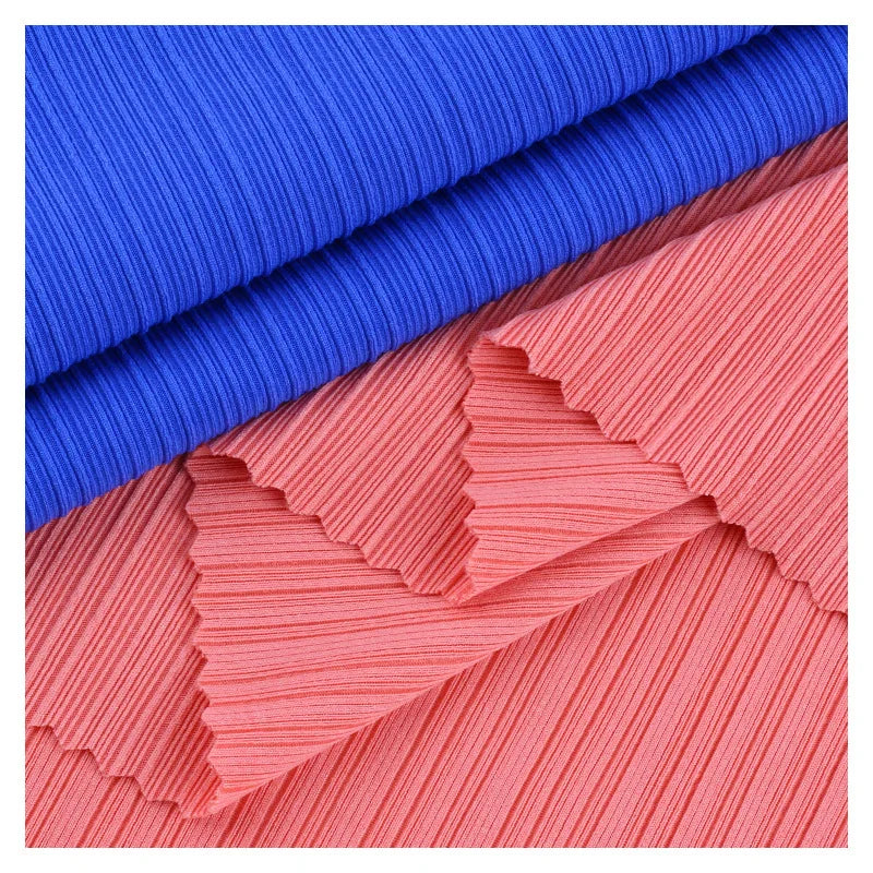 Янги баҳор/ёз мавсуми учун муздек ефектли ипаксимон плиссирланган (қиррали) чизиқли трикотаж мата — 4 томонлама чўзиладиган стрейч тузилиши билан, футболка ва сарафанлар учун мос