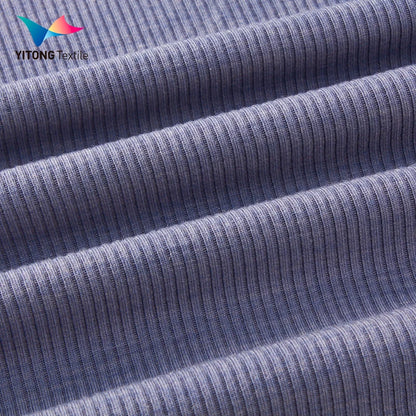 2025 йилги янги трикотаж мода матаси — 35% акрил, 24% вискоза, 34% полиэстер ва 7% спандекс аралашмасидан тўқилган. Юмшоқ, нафас оладиган ва чўзиладиган материал бўлиб, аёллар учун баланд ёқали базавий кийимларда ишлатиш учун идеал танлов