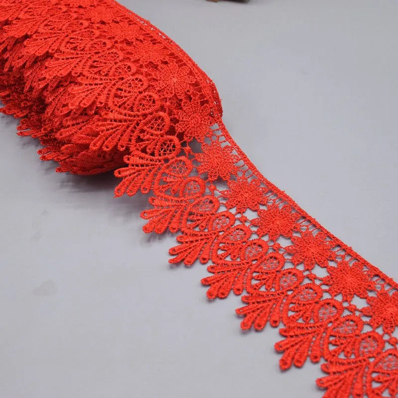 Гулли гипур тўрли тасмаси Кўп рангли сувда эрувчан полестер Экологик тоза тикув дантелли