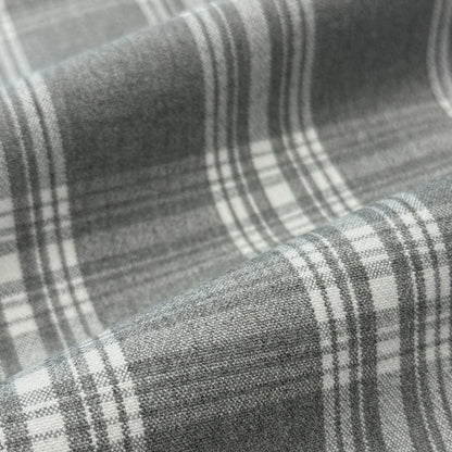 100% райондон тайёрланган, ипдан бўялган катакли тўқилган мата — 298 GSM, кулранг, юмшоқ, нафас оладиган, яхши тушувчан мода мати. Куз-қиш мавсумида куртка ва кийимлар учун мос