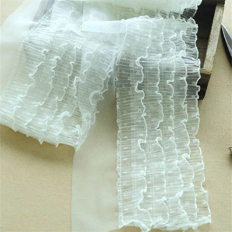 Кенг тул Беш қаватли пли-тўрли мато кашта тикиш Фринге тасма тўрли ёқа четига ўралган кўйлак Гипур тикув безаклари