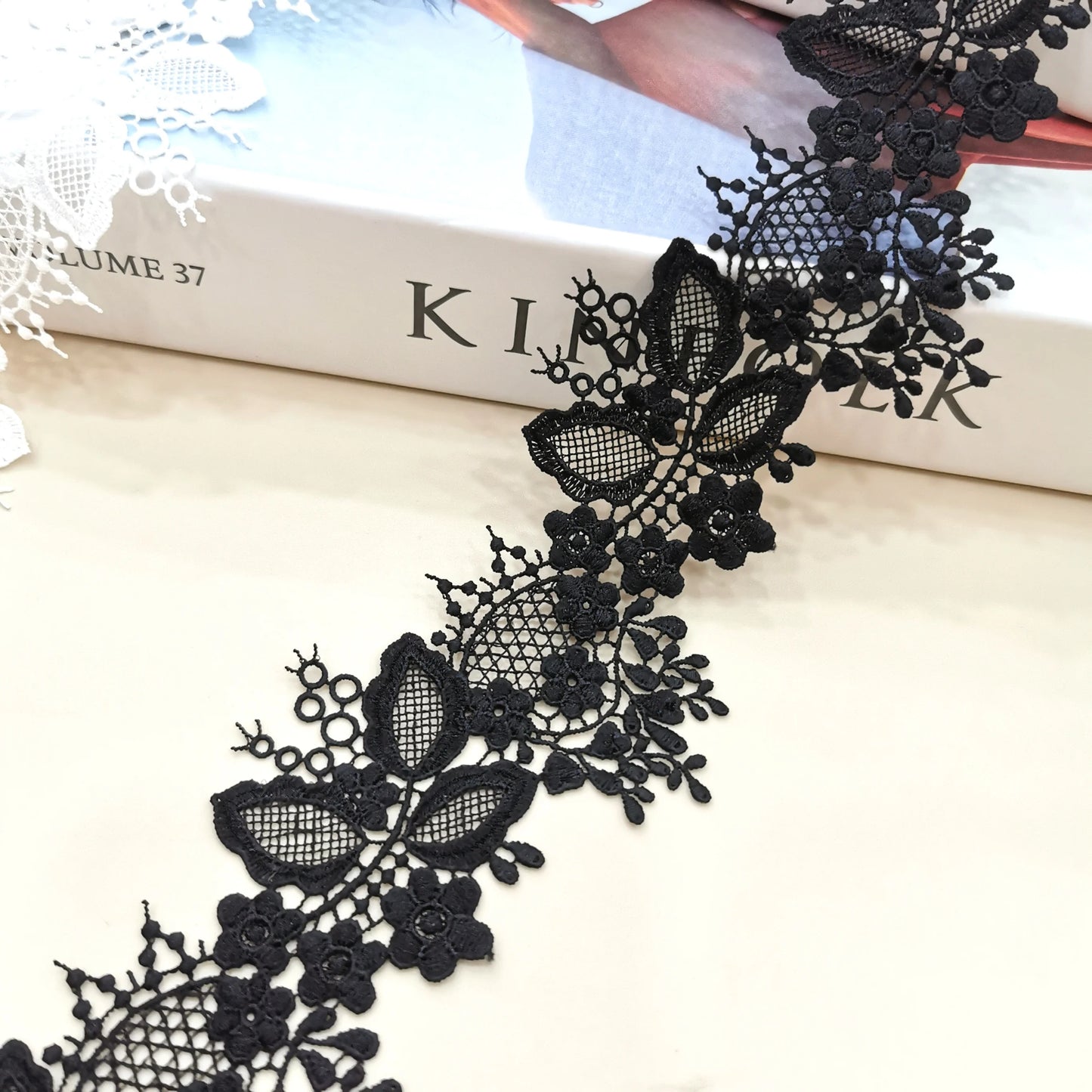 Янги дизайнлаштирилган гулли сутли ипак гипур Швейтсария дантелли франтсуз дантелли тўй либоси мато келинлик либоси кечки либос аксессуарлари