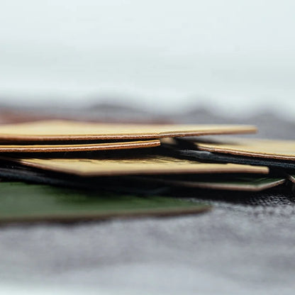 Кийим-кечак учун нақшли дизайн махсус рангли ПУ жинси тери патч