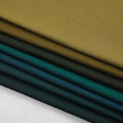 Вискоза ва полиэстер аралашмасидан тикилган юқори сифатли иш кийимлари матоси — нафас оладиган, чидамли ва узоқ хизмат қилади