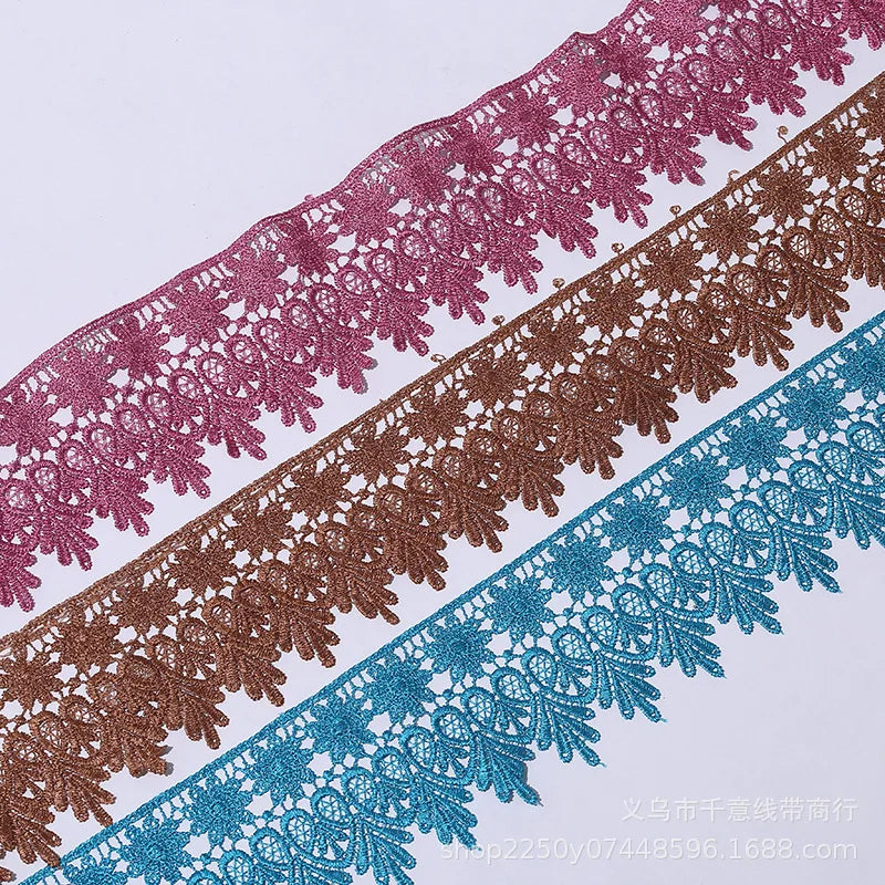 Гулли гипур тўрли тасмаси Кўп рангли сувда эрувчан полестер Экологик тоза тикув дантелли