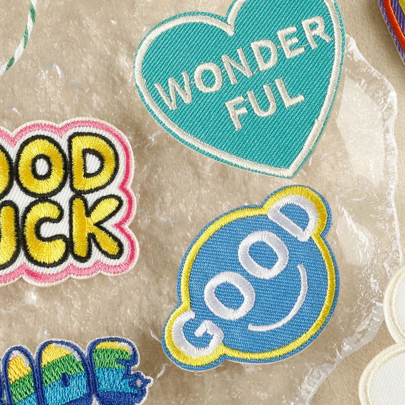 Юрак кунгабоқарлари инглизча сўзлар кийим ямоқлари омадли табассум ДИЙ кашта ямоқлари кашта тикилган ўз-ўзидан ёпиштирувчи аппликация