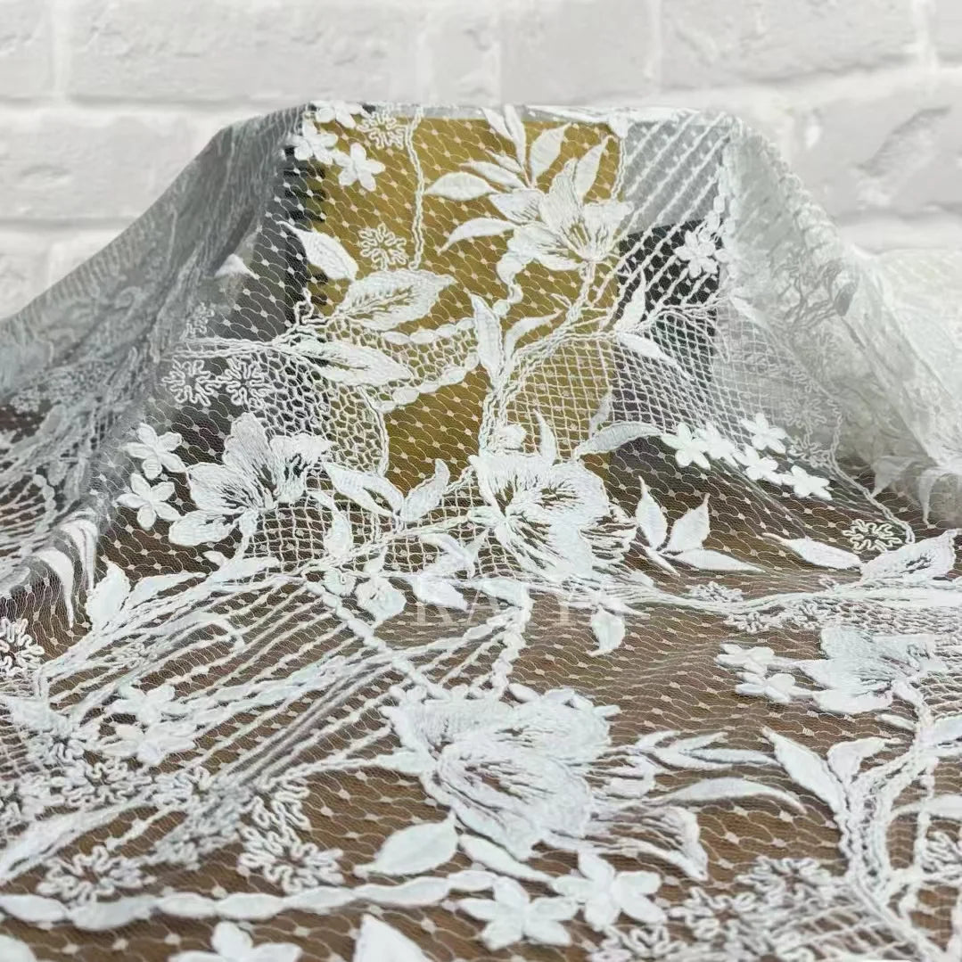 Иссиқ сотиладиган маҳсулот Оғир саноат сувда эрувчан дантелли ҳашаматли Швейтсария гипюри