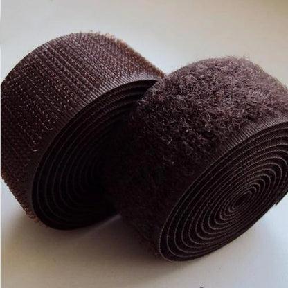 Кенг сотилаётган 100% нейлондан тайёрланган кийим аксессуари — ўта юмшоқ, кастом лого қўйиладиган рангли велкро (илишма) лентаси