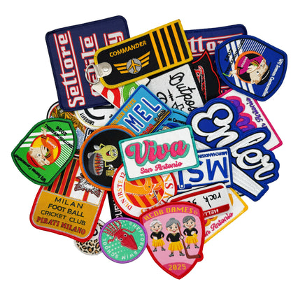 Логотип дизайни билан шахсийлаштирилган каштадўзлик ямоқлари Кийим шляпалари учун дазмолланган. Графикадан эсдалик совғасидан фойдаланиш учун босма техникалар