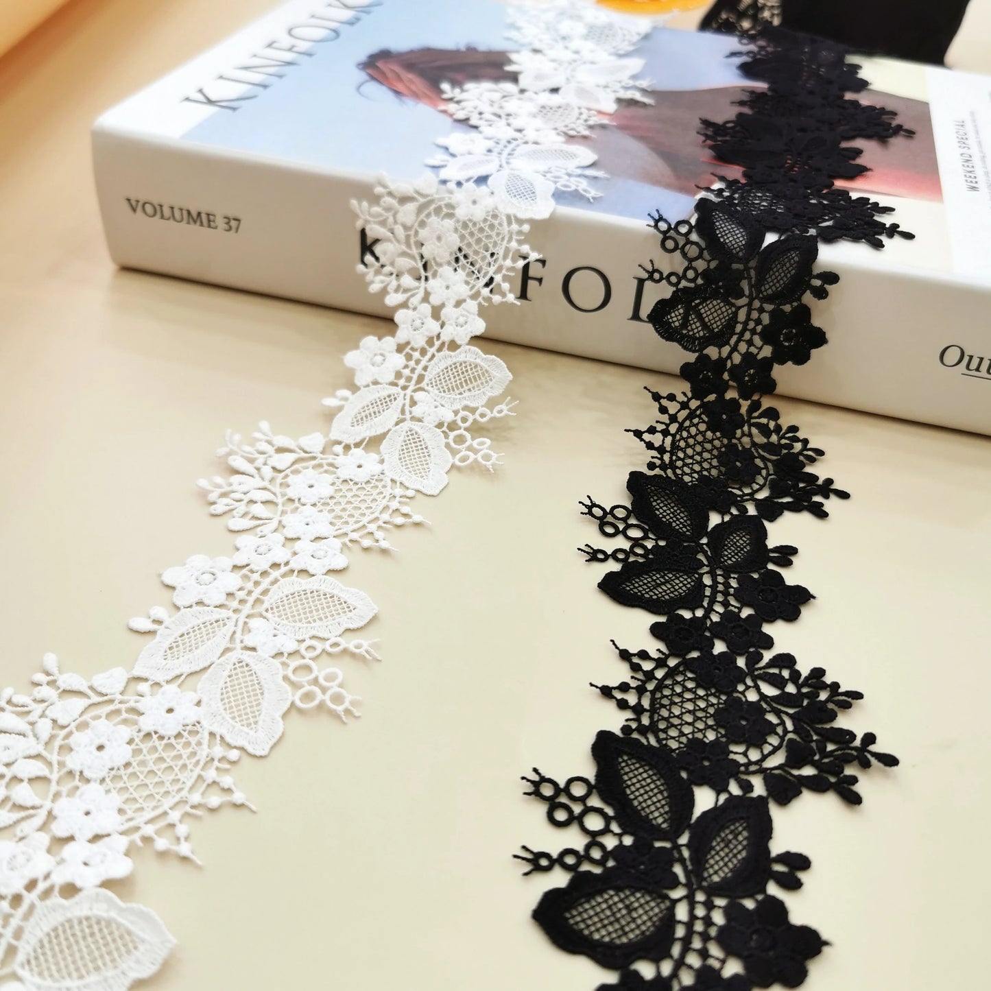 Янги дизайнлаштирилган гулли сутли ипак гипур Швейтсария дантелли франтсуз дантелли тўй либоси мато келинлик либоси кечки либос аксессуарлари