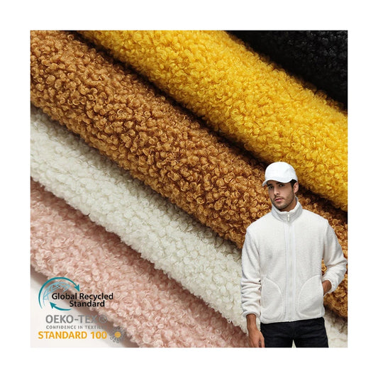 100% из плотной флисовой ткани