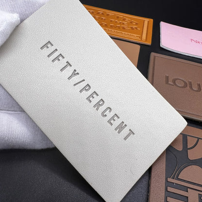 Махсус юқори сифатли пу тери патч бўрттирма чарм кийим ёрлиғи Кийим жинси шляпа учун тери босилган ямоқ