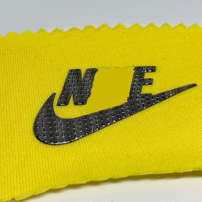 Махсус логотип 3Д иссиқ прессланган ПВХ силикон нишони Кийим ёрлиғи учун дазмолланган каучук ямоқ Махсус бренд нишони