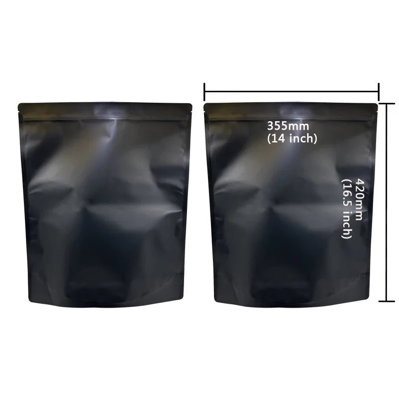 1g, 3.5g, 7g, 14g, 28g миқдорли майлар (Mylar) зипперли пакет — кастом босмага эга, мат қора сиртли, озуқа ва қандолат маҳсулотлари учун мўлжалланган. Олд қисми шаффоф, тик турадиган зиплок қопча