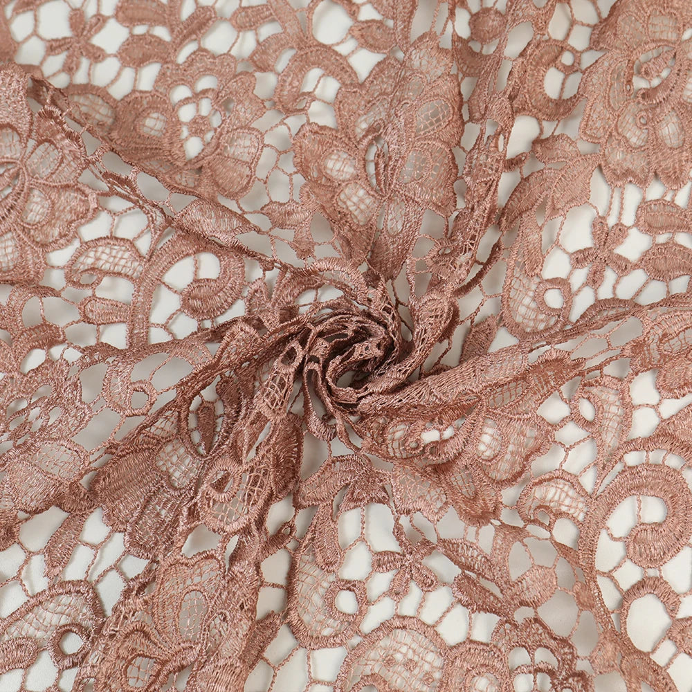 Ф4702 иссиқ сотувда янги африкалик порлоқ жигарранг рангли гипур шнурли дантелли мато кашта тикилган дантелли мато 5 ярд юқори сифатли