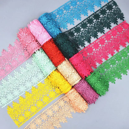 Гулли гипур тўрли тасмаси Кўп рангли сувда эрувчан полестер Экологик тоза тикув дантелли