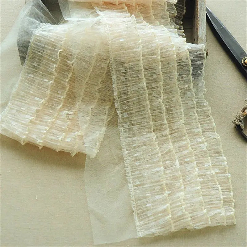 Кенг тул Беш қаватли пли-тўрли мато кашта тикиш Фринге тасма тўрли ёқа четига ўралган кўйлак Гипур тикув безаклари