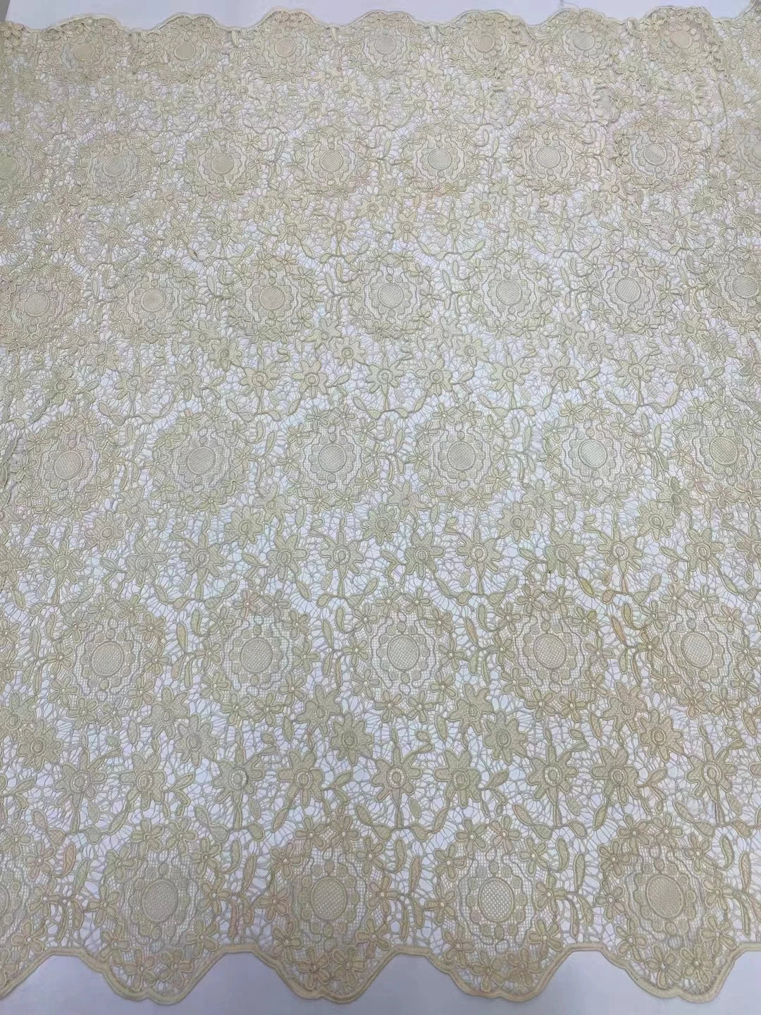 Либослар учун юқори сифатли гипур шнурли дантелли мато