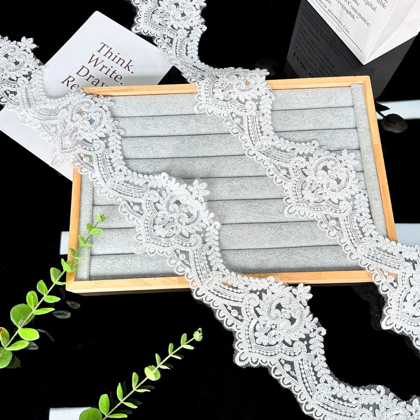 Махсус гипур 3Д гулли дантелли трим Кимёвий чегара дантелли қирқиш Гулли каштадўзлик дантелли трим Пает марваридли безакли дантелли безак