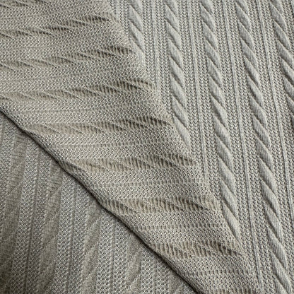 Трикотаж жаккард, оғир вазнли, ипдан бўялган 100% полиэстер — йирик игнали тузилишига эга кийим матоси. Қизлар кийими учун оптом (MY03#)