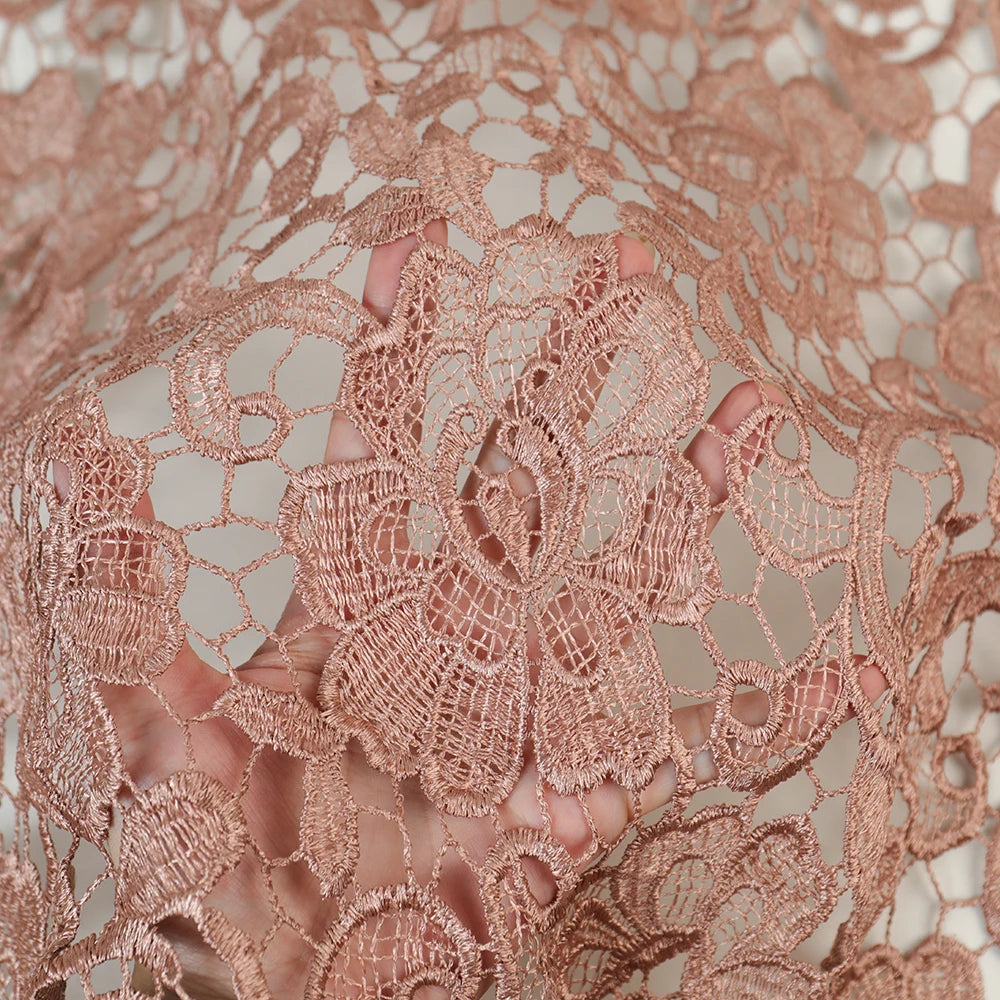 Ф4702 иссиқ сотувда янги африкалик порлоқ жигарранг рангли гипур шнурли дантелли мато кашта тикилган дантелли мато 5 ярд юқори сифатли