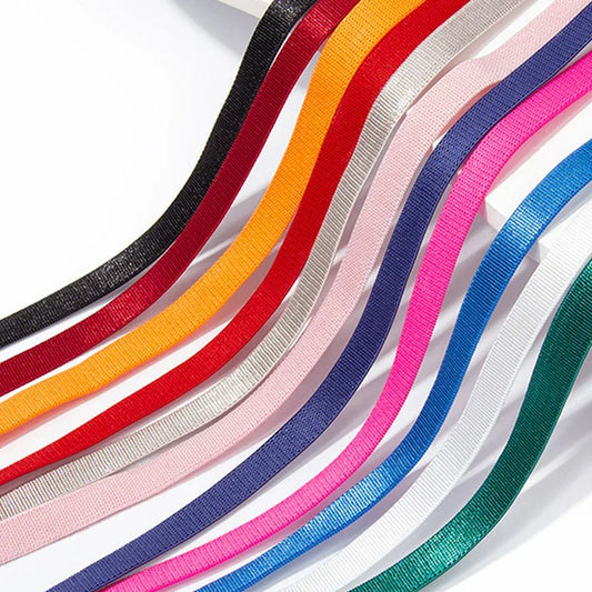 Ички кийим учун мўлжалланган эластик лента — кийим аксессуари сифатида ишлатилади. Лифчик бандлари учун жумшоқ эластик тasma, ялтироқ эластик лента рулони