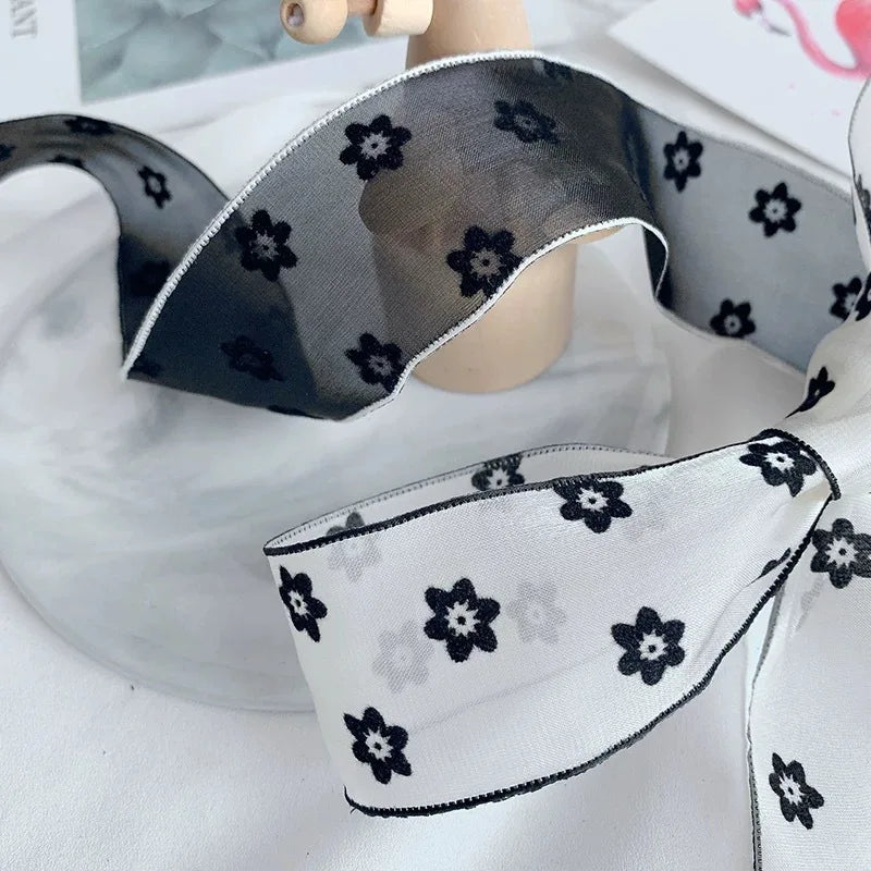 Корея услубидаги 100% полиэстердан тўқилган лента, эни 3,8 см, замонавий босма нақш билан