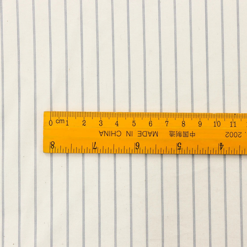 100% пахтадан тўқилган пряжа билан бўялган чизиқли мактаб формаси матоси — нафас оладиган, юмшоқ ва чидамли, кийим ишлаб чиқариш учун идеал материал