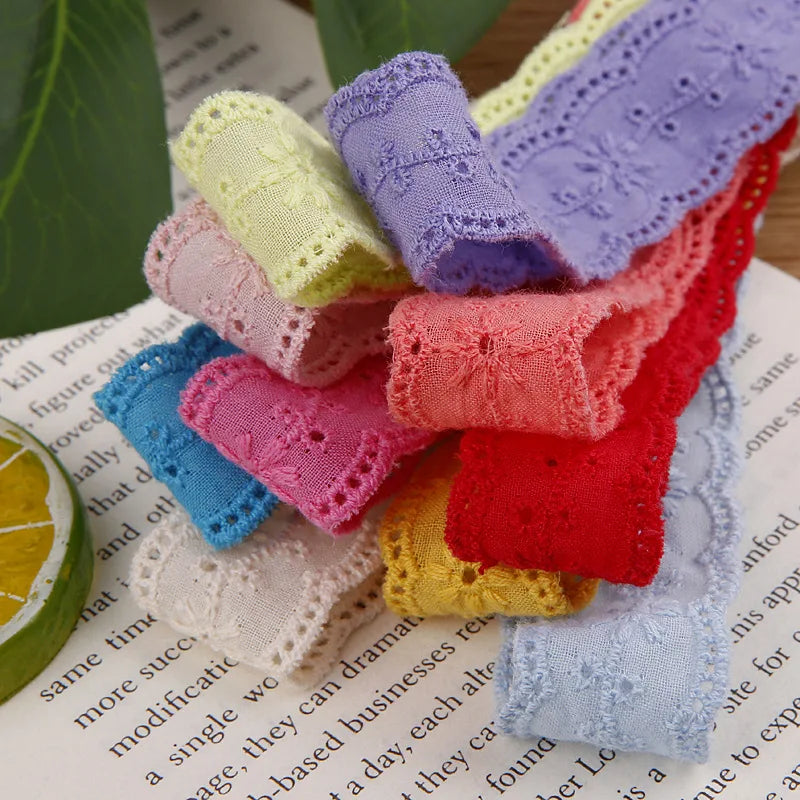 Эластик гипюр кружево — аёллар либослари учун чегарали, тўқима ва безакли кружево мато