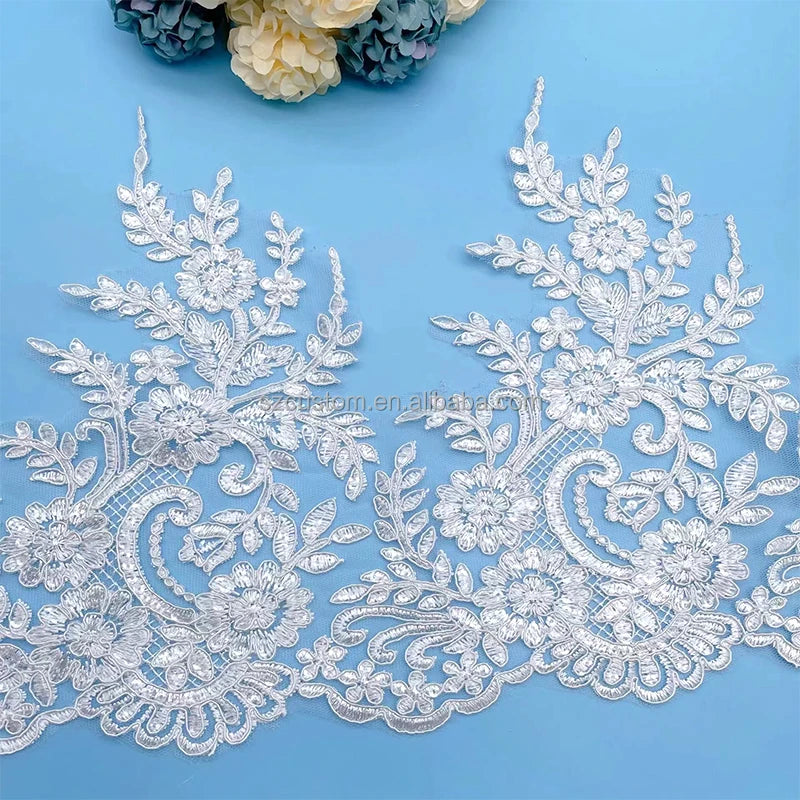 Юмшоқ гипур папатя гулли паетли либослар учун оқ рангдаги дантелли безак