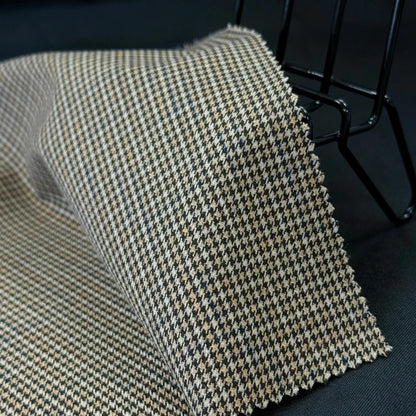 Янги модел — гуси изи (houndstooth) нақшли 100% полиэстердан тўқилган мода мато. Юмшоқ, чидамли ва шаклни яхши ушлаб туради