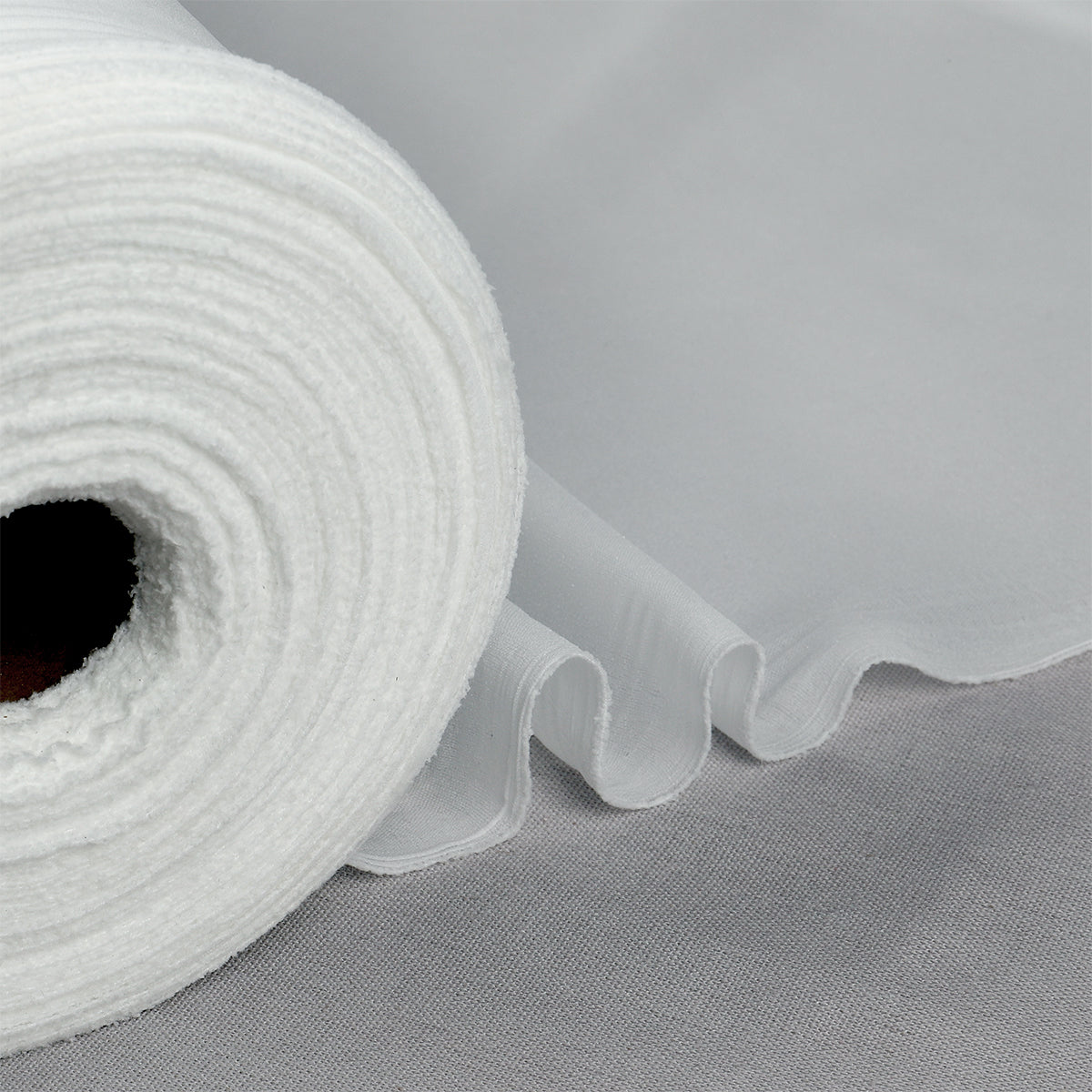 Дублёр KUBRO TEXTILE эластичный, плотность 31 г/м², цвет белый, ширина 150 см, упаковка рулон 100м.