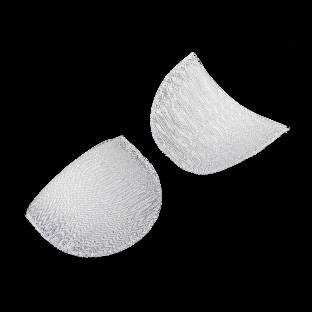 Оқ рангли, тикиб қопланган йелкакўтаргичлар